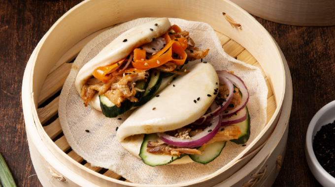 Bao Buns with Pulled Pork and Pickled Vegetables