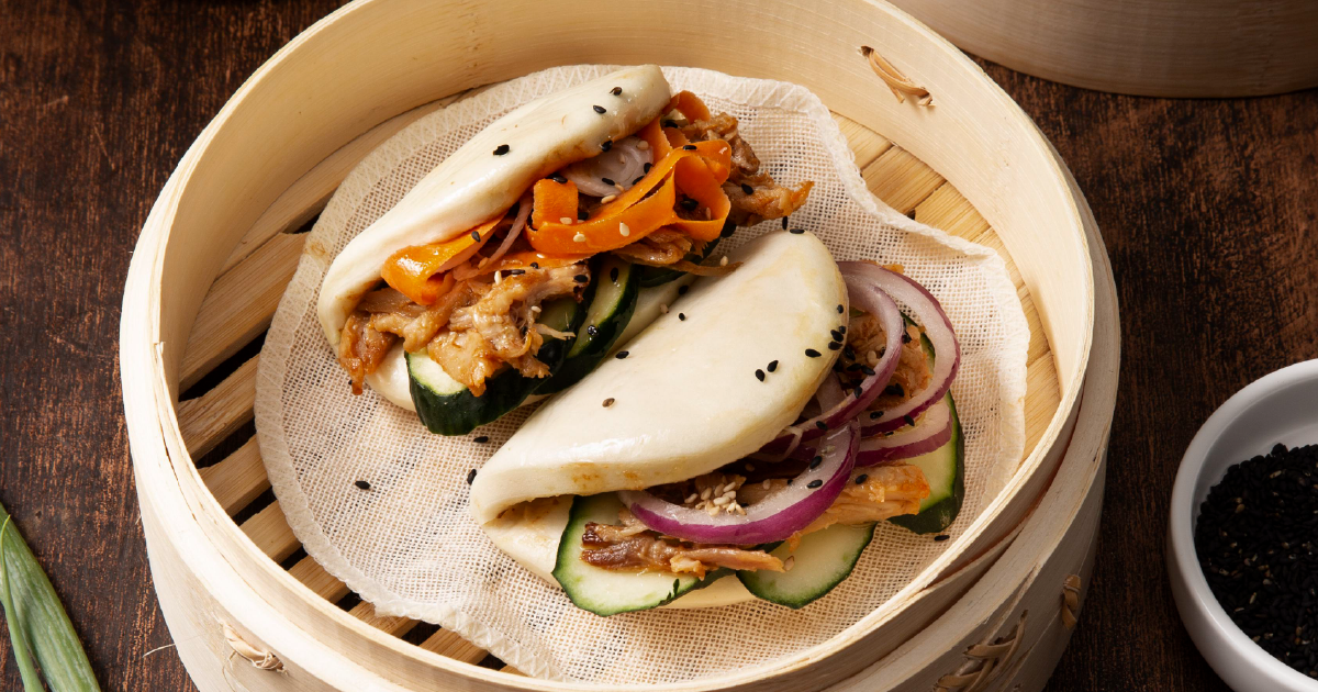 Bao Buns with Pulled Pork and Pickled Vegetables